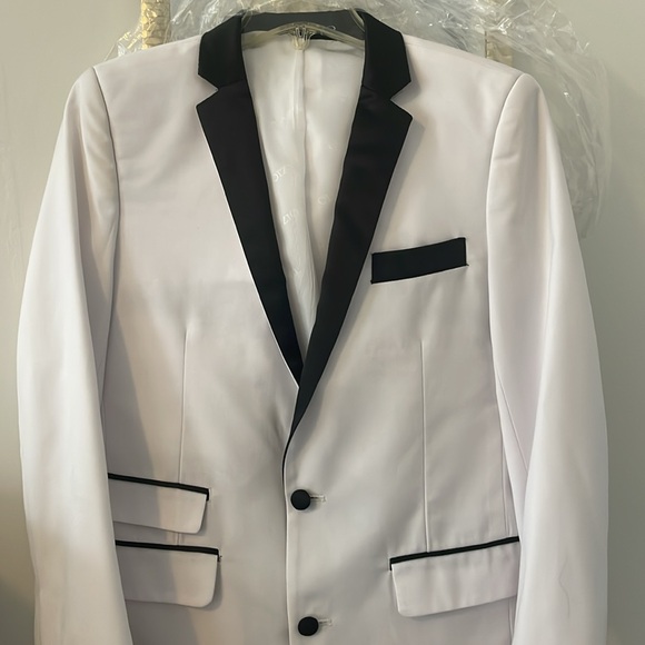 Boys Suit Jacket/Dinner Jacket - Picture 2 of 6